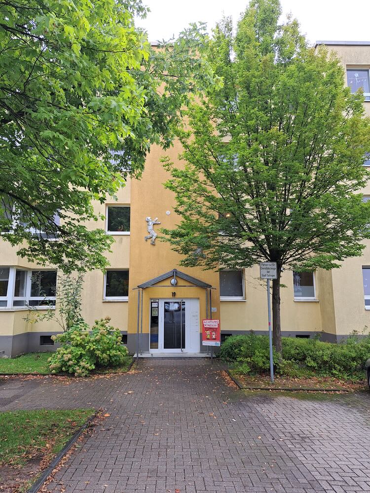 Kannenhof Eingang hoch
